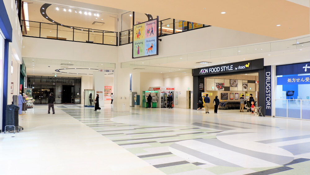 1F　吹抜け広場