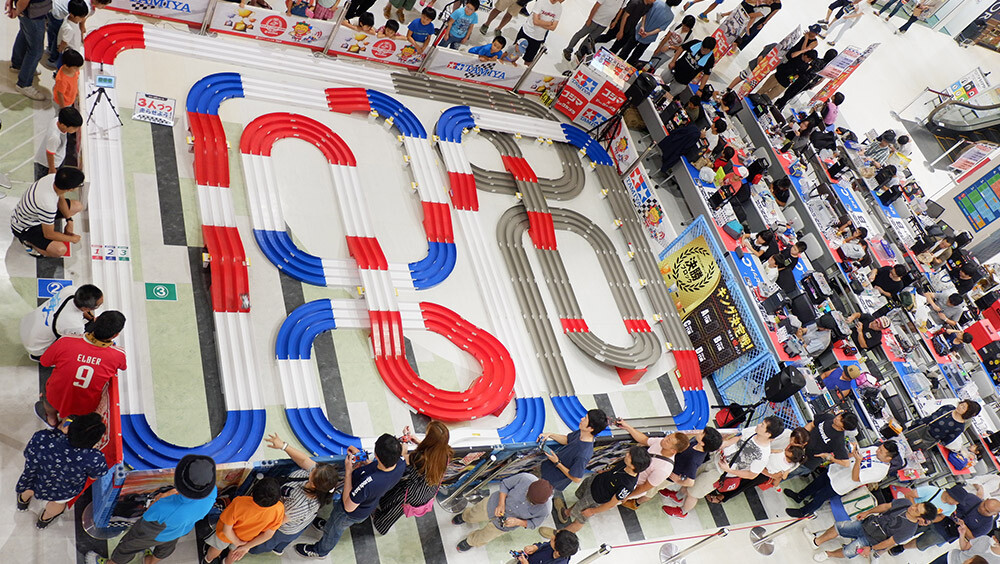 1F　吹抜け広場