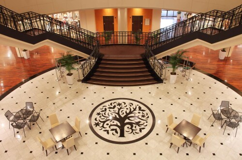 南館1F　センターコート