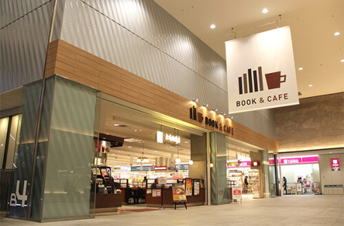 B4　えきまえ広場